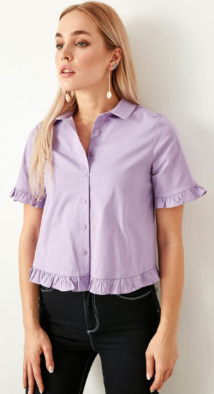 Fialková dámská košile s volánkovými lemy