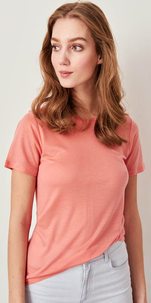 Jednobarevné růžové dámské tričko bez nápisů