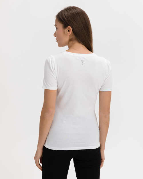 bílé tričko s krátkým rukávem